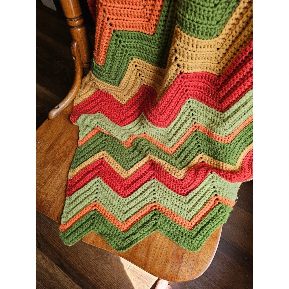 Vintage MCM 1960s 1970s Ripple ZigZag Chevron Afghan Granny Core Blanket Throw - Picture 3 of 7